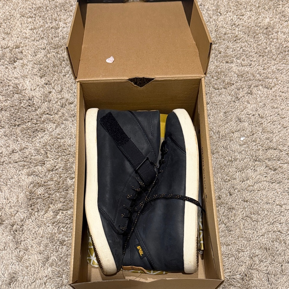 Black High-Top Women’s Shoes